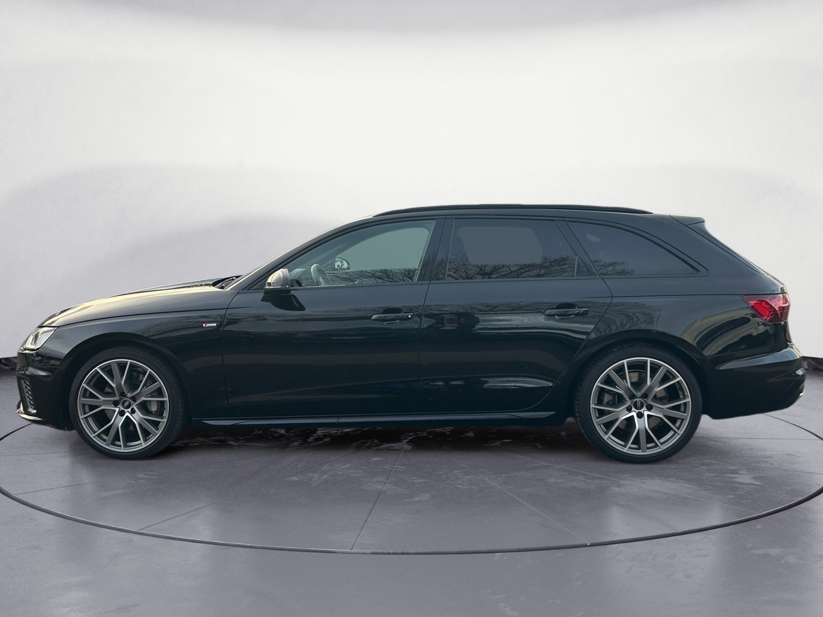 Audi - A4 Avant S line 45 TFSI quattro