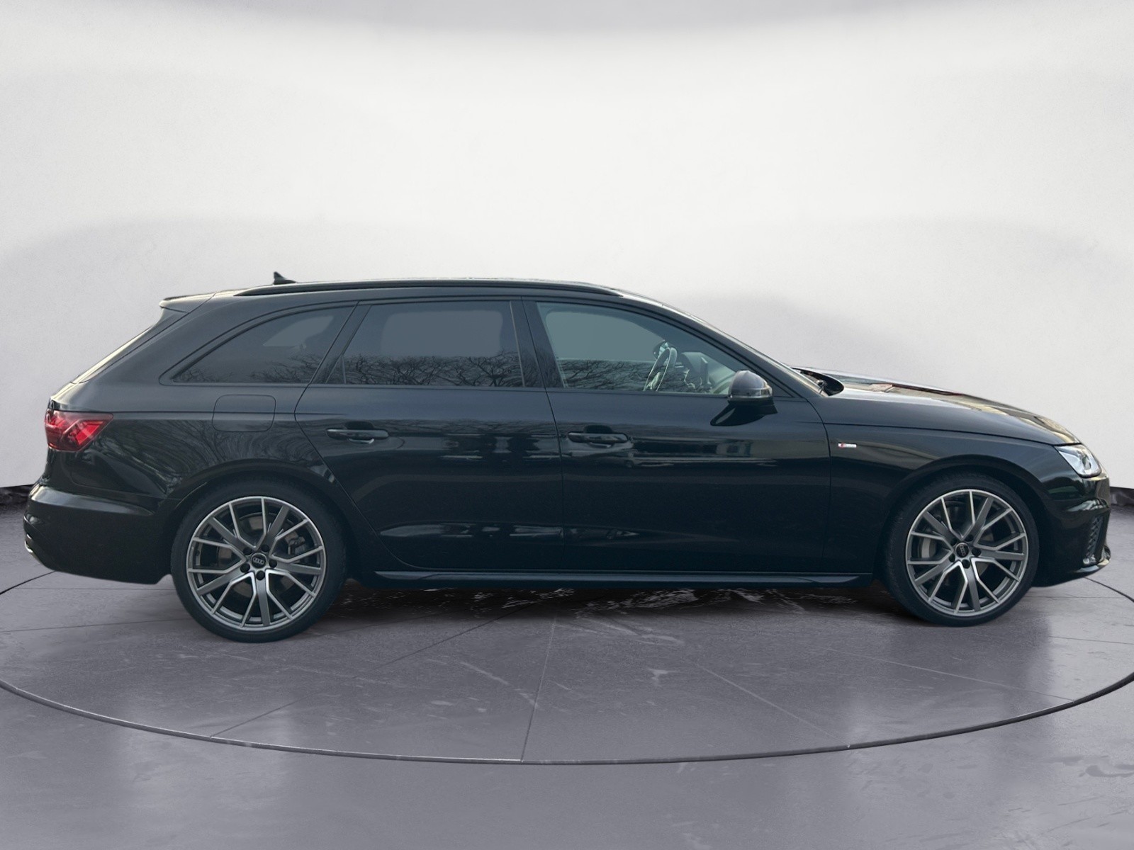 Audi - A4 Avant S line 45 TFSI quattro