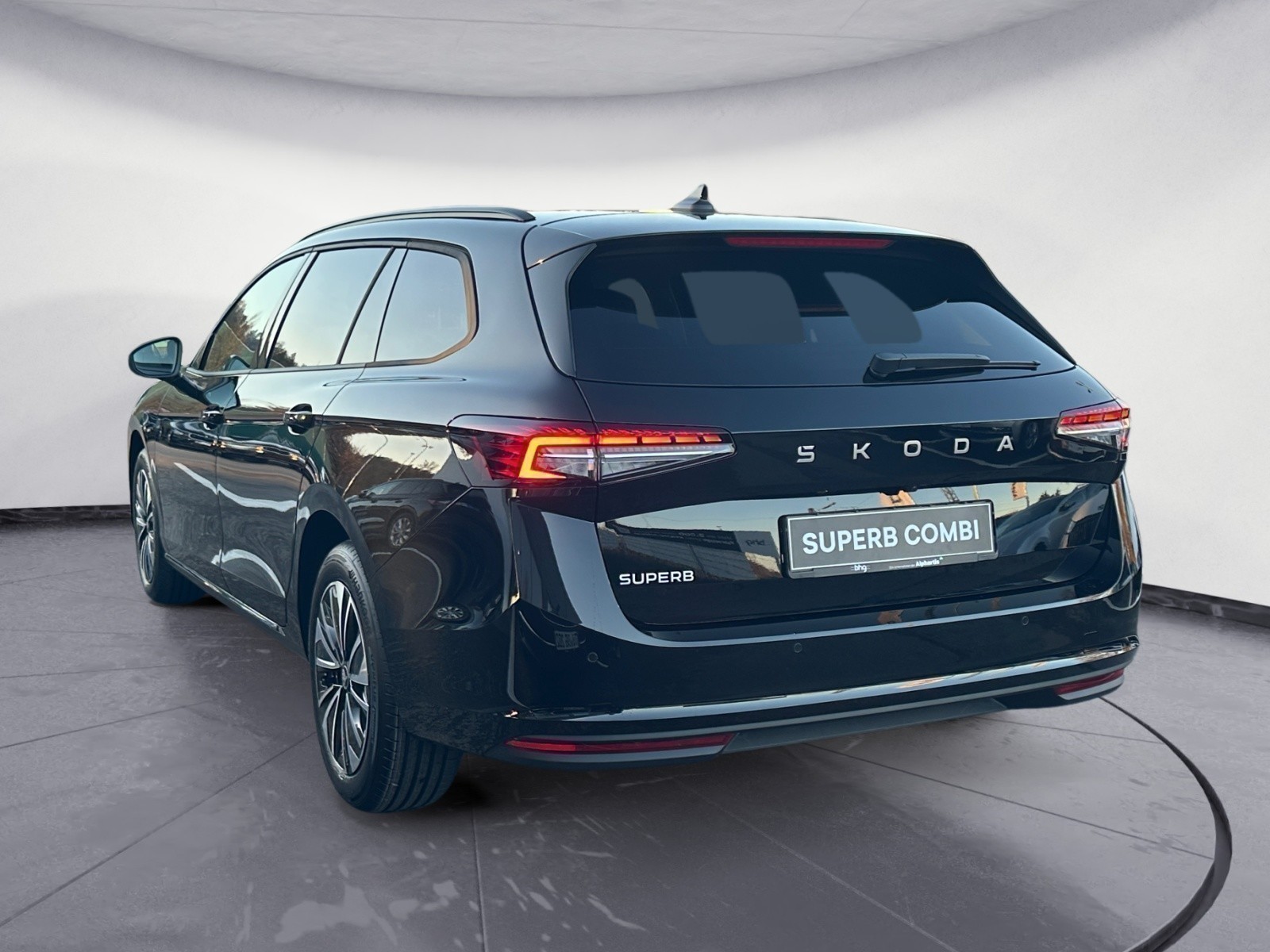 Skoda - Superb Combi Selection 2,0 TDI DSG AHK Matrix