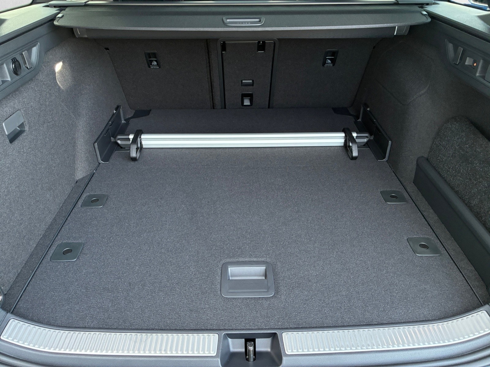 Skoda - Superb Combi Sportline 2,0TSI 4x4 Standh. Pano