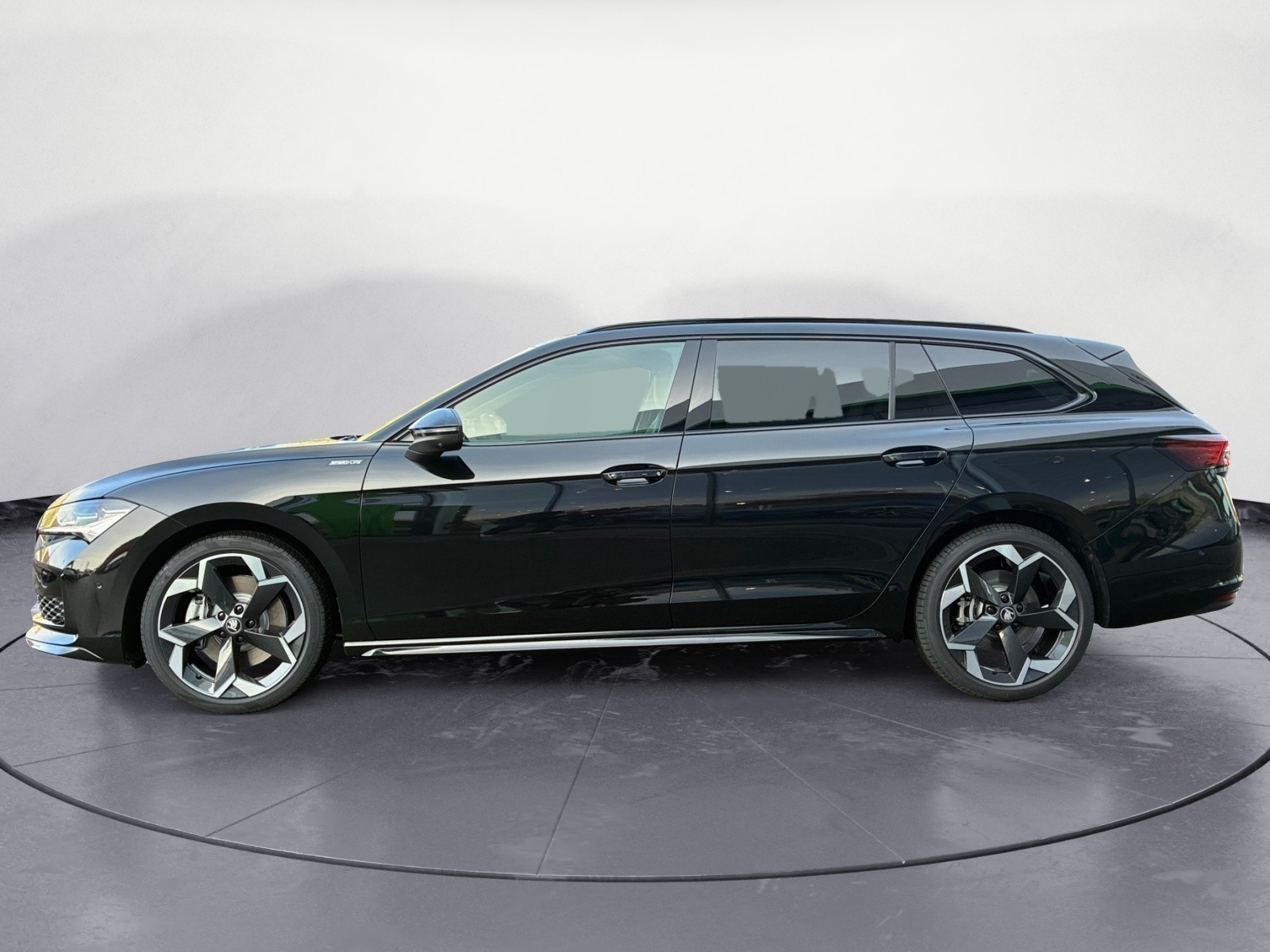 Skoda - Superb Combi Sportline 2,0TSI 4x4 Standh. Pano