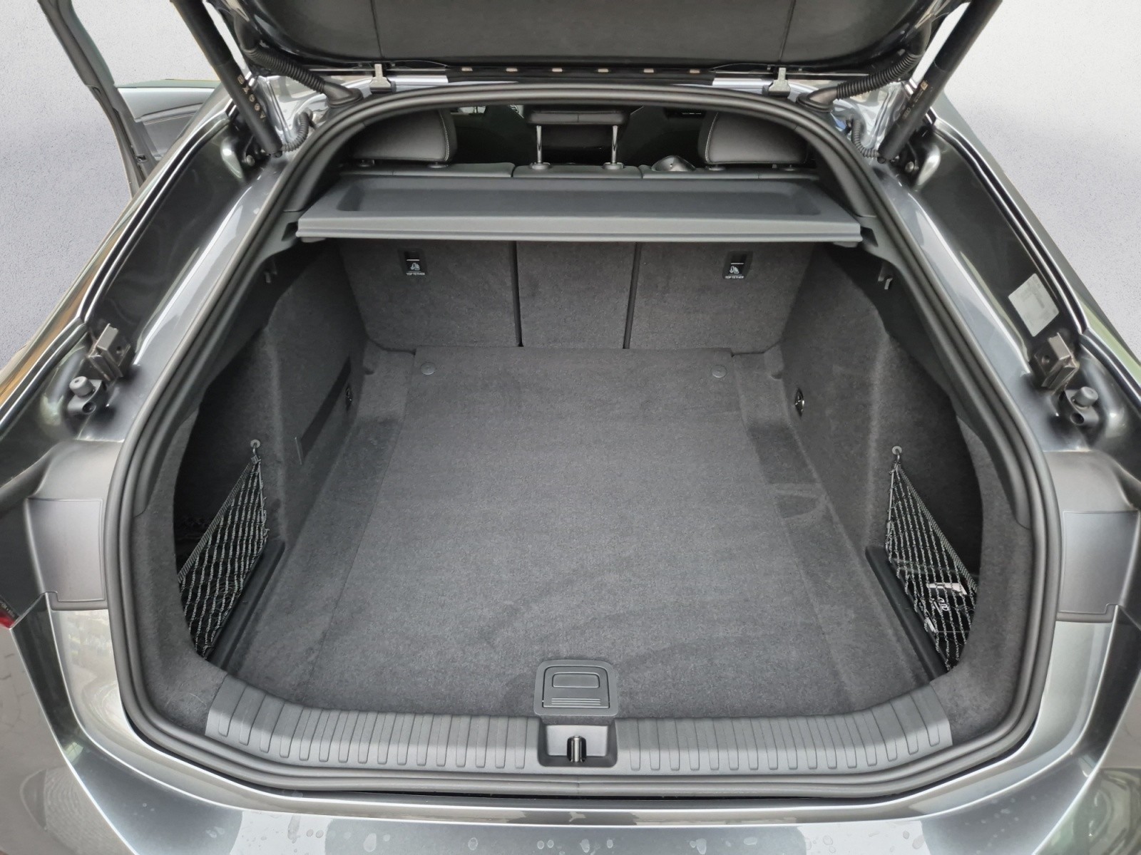 Audi - A6 Sportback e-tron quattro