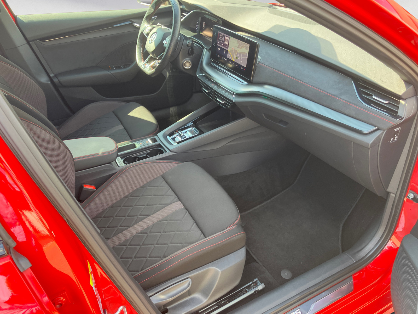 Skoda - Octavia Combi 1.4 TSI iV DSG RS