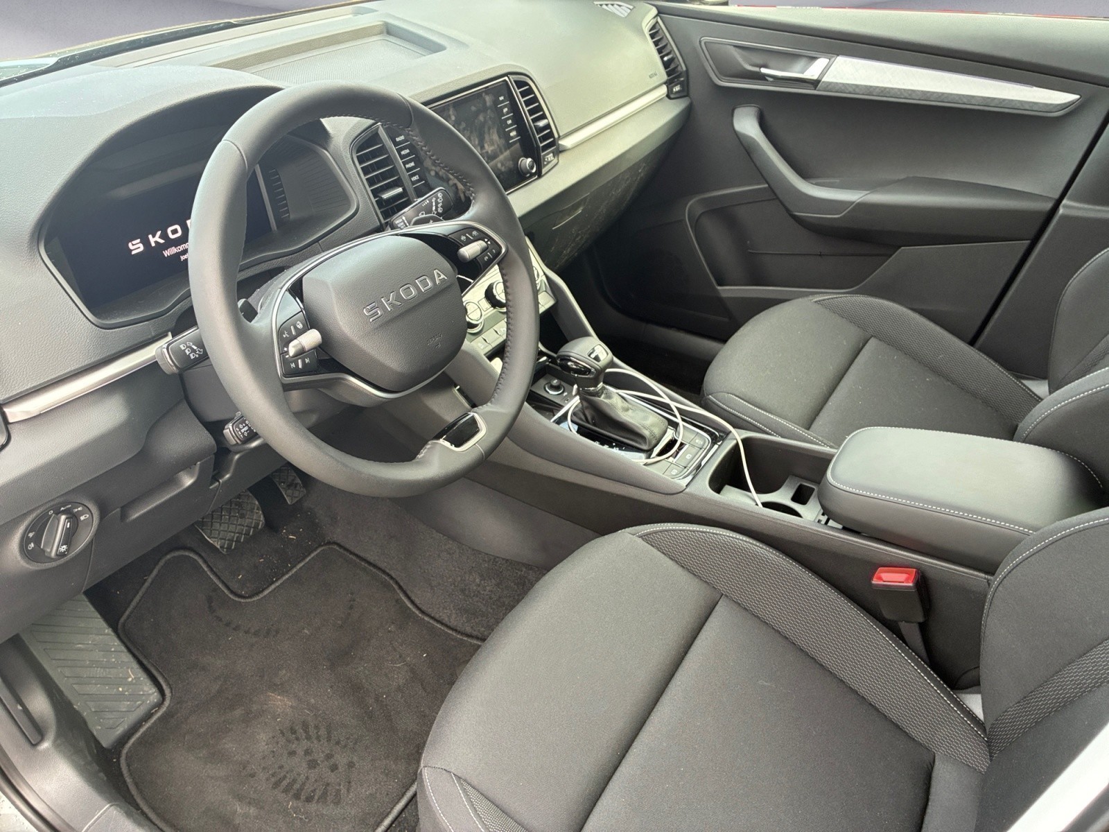 Skoda - Karoq Tour 1,5 TSI 7-Gang-DSG