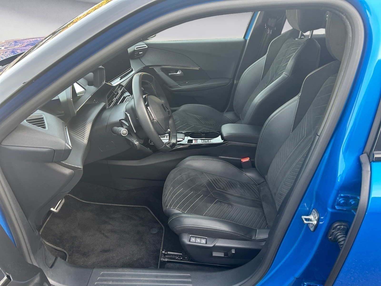 Peugeot - 2008 BlueHDi 130 GT