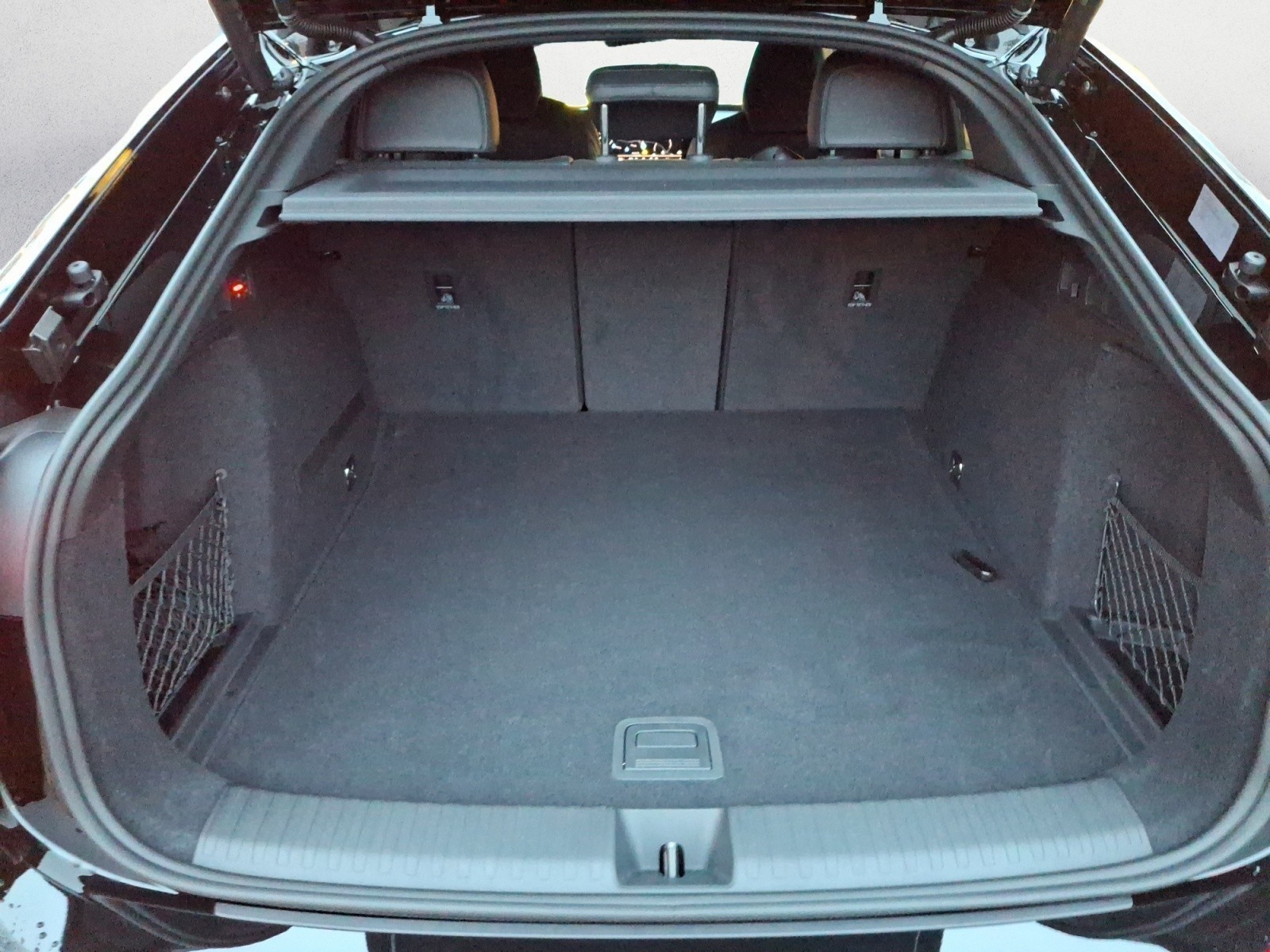 Audi - Q6 Sportback e-tron performance