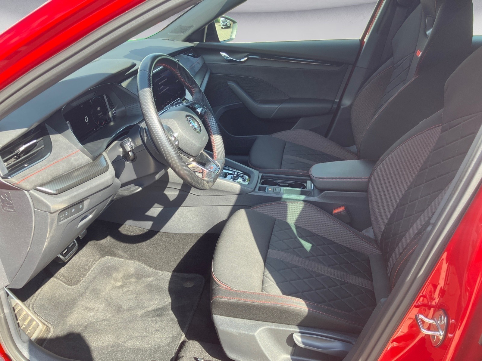 Skoda - Octavia Combi 1.4 TSI iV DSG RS