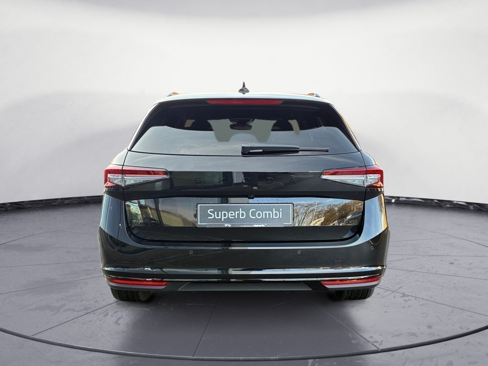 Skoda - Superb Combi Sportline 2,0TSI 4x4 Standh. Pano