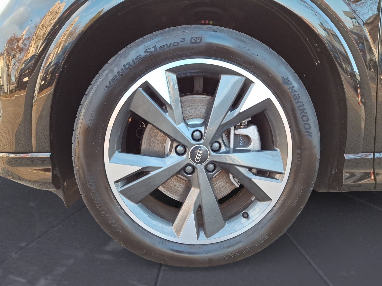 Audi - Q4 e-tron 55 quattro