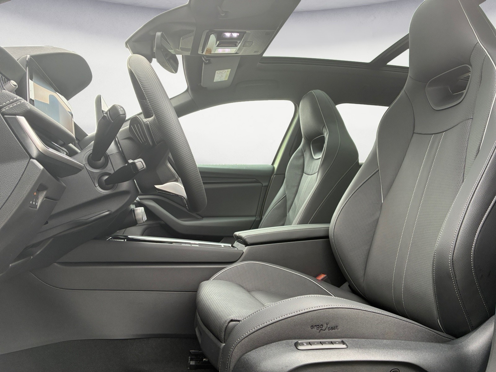 Skoda - Superb Combi Sportline 2,0 TDI 7-Gang-DSG 4x4