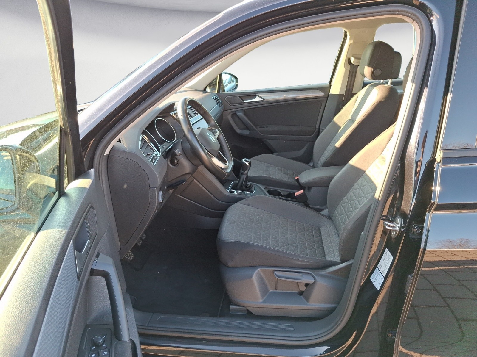 Volkswagen - Tiguan Life 1,5 TSI 6-Gang