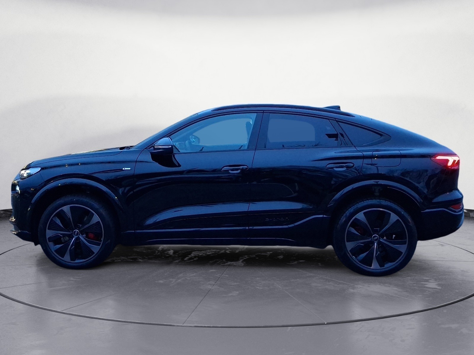 Audi - Q6 Sportback e-tron performance
