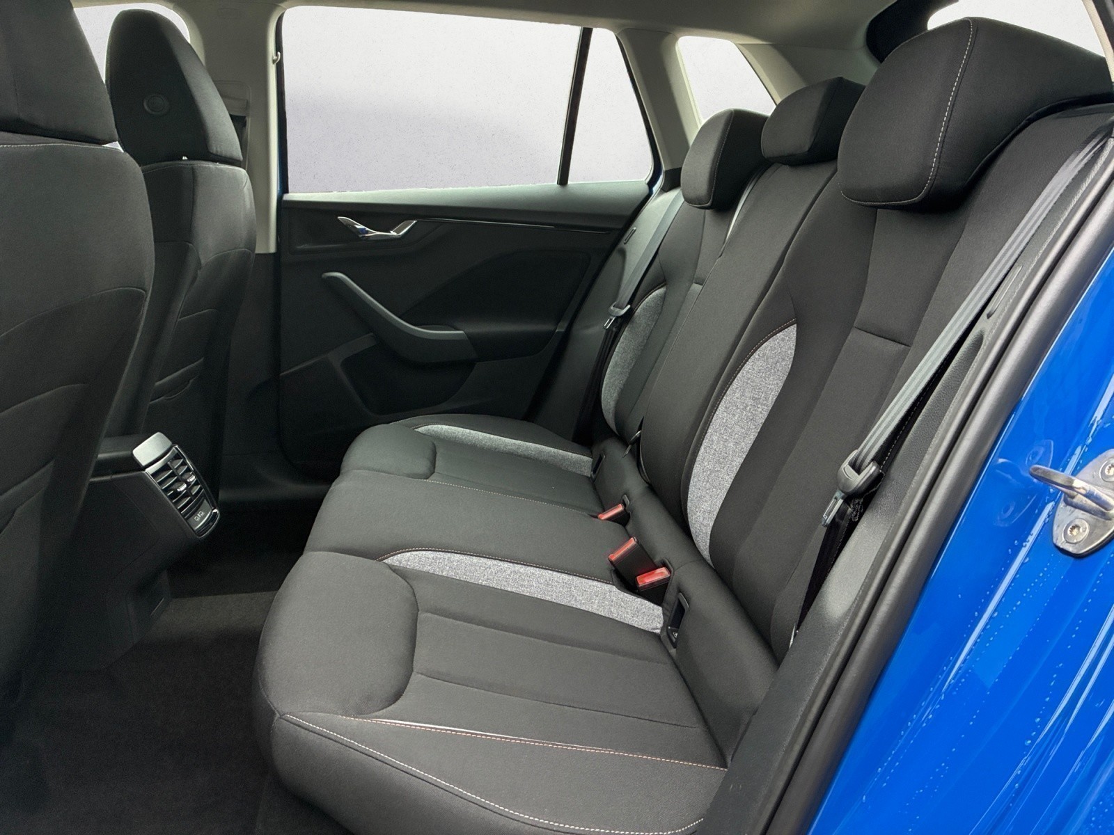 Skoda - Kamiq Tour 1,0 TSI 6-Gang-Schaltgetriebe