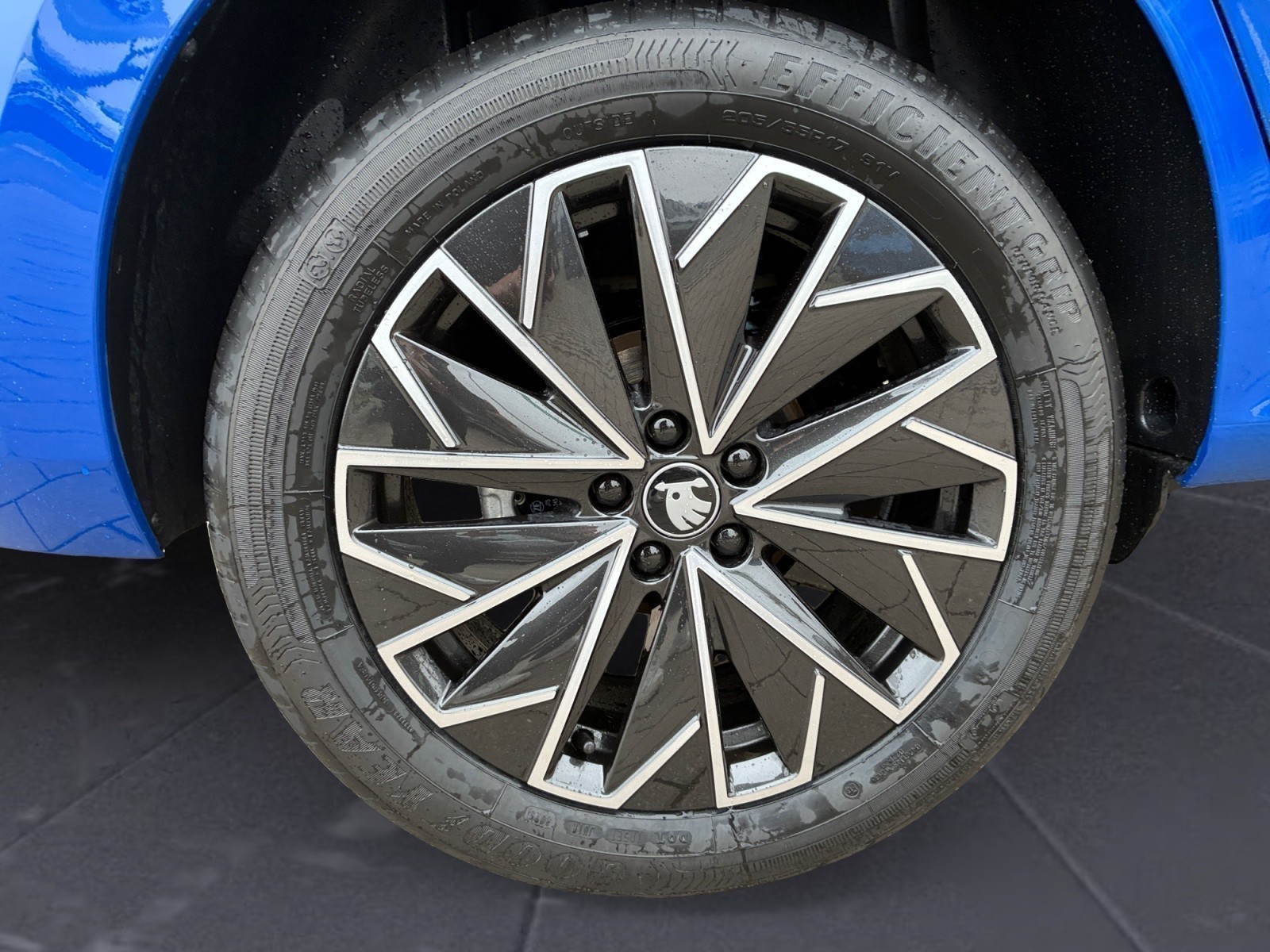 Skoda - Kamiq Tour 1,0 TSI 6-Gang-Schaltgetriebe