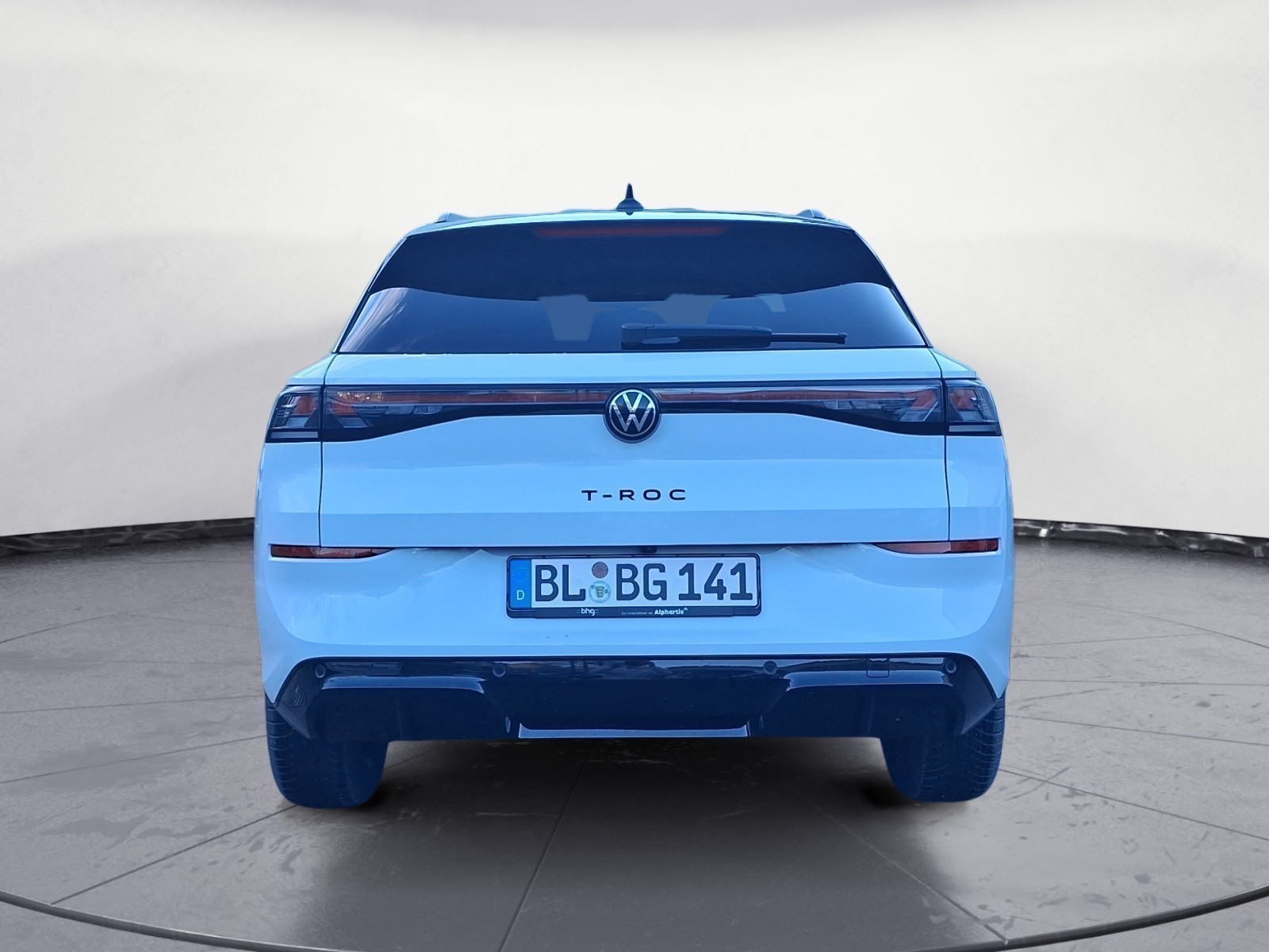 Volkswagen - T-Roc R-Line 1.5 l eTSI OPF  7-Gang-Doppelkupplungsgetriebe DSG