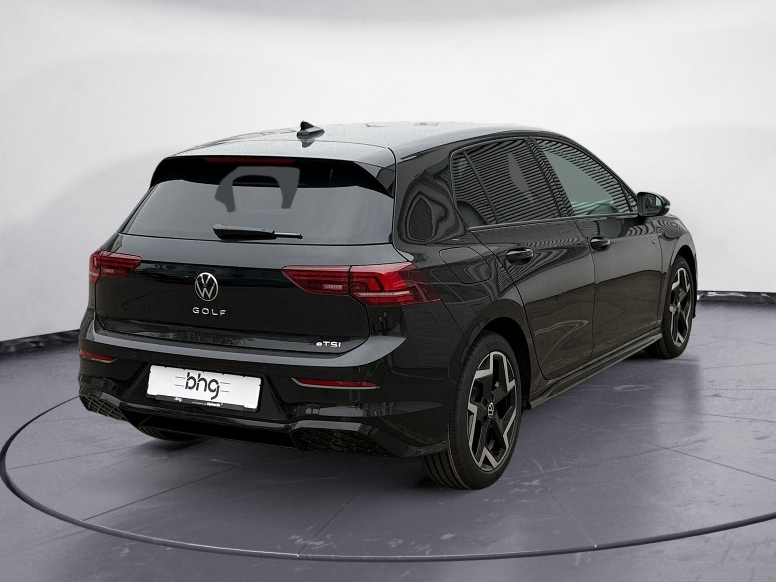 Volkswagen - Golf R-Line 1,5 l eTSI OPF (150 P S) 7-Gang-Doppelkupplungsgetriebe DSG