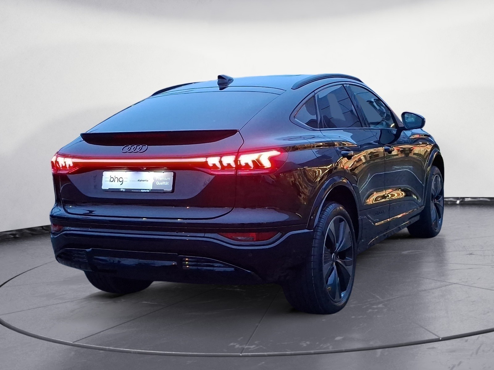 Audi - Q6 Sportback e-tron performance