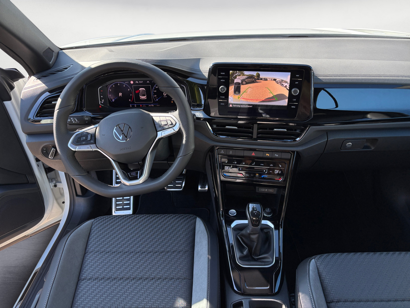 Volkswagen - T-Roc Cabriolet R-Line 1.5 l TSI OPF 7-Gang-Doppelkupplungsgetri ebe DSG