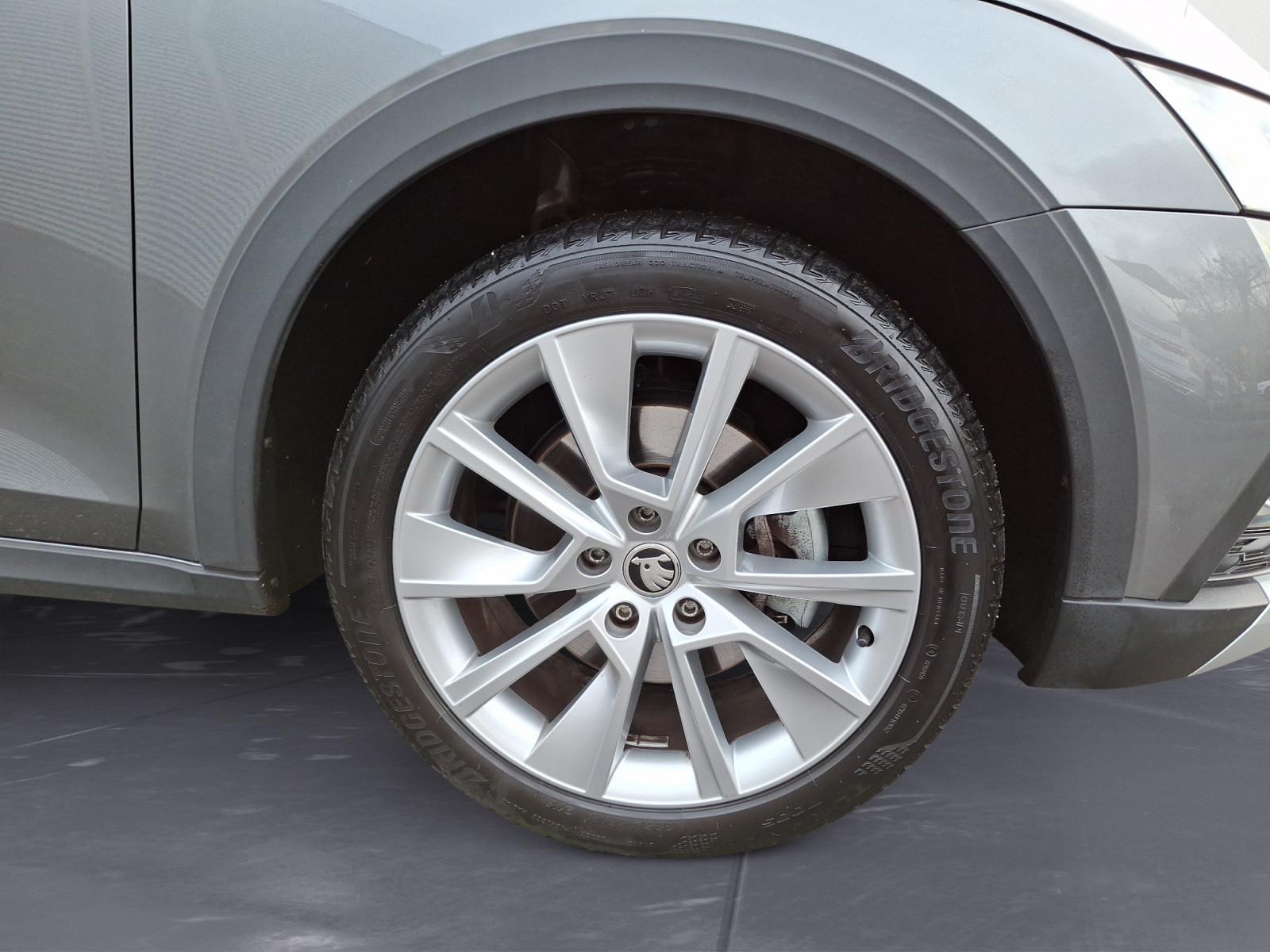 Skoda - Octavia Combi Scout 2.0 TDI DSG 4x4