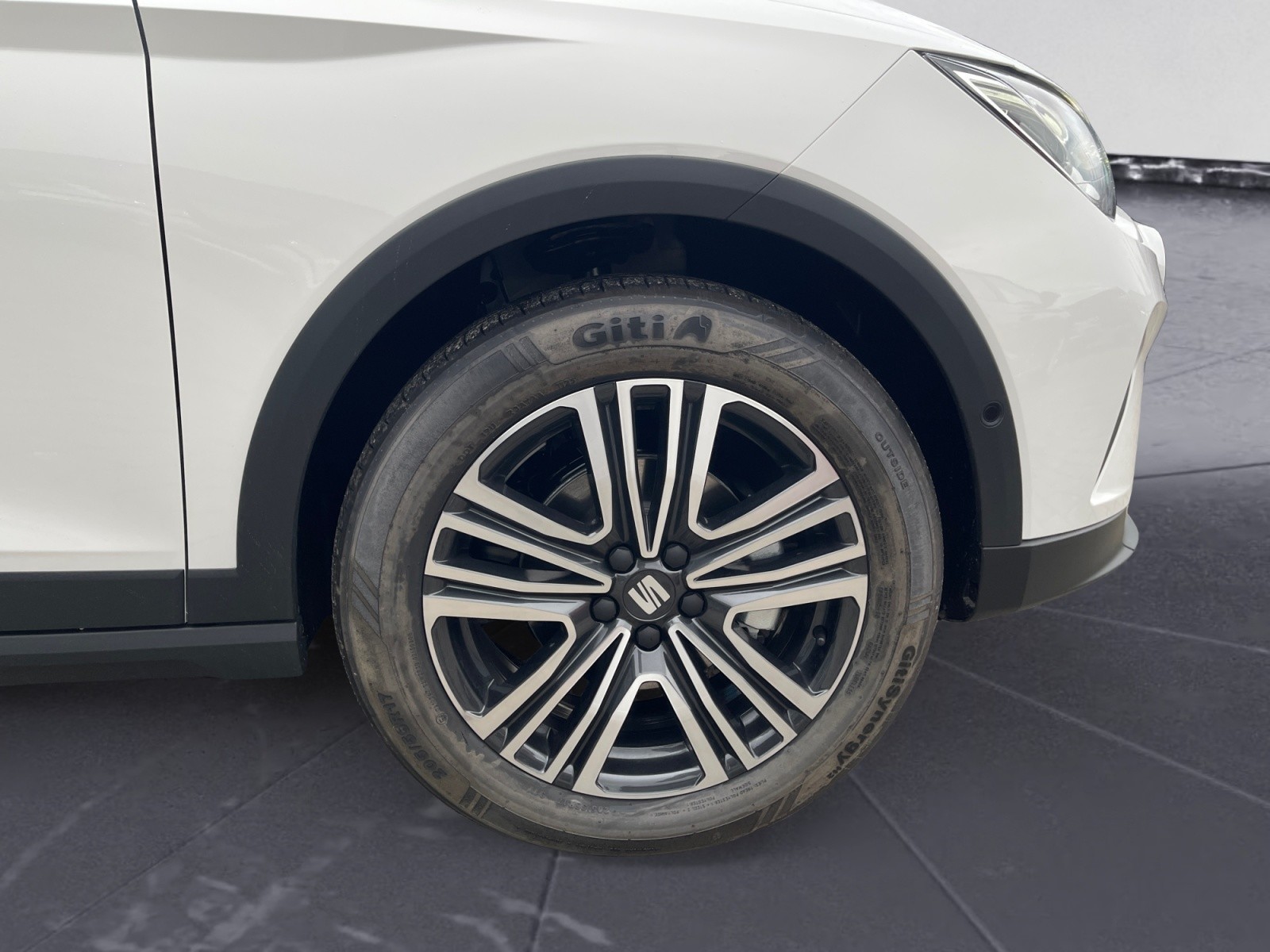 Seat - Arona Road Edition 1.0 TSI  7-Gang-DSG