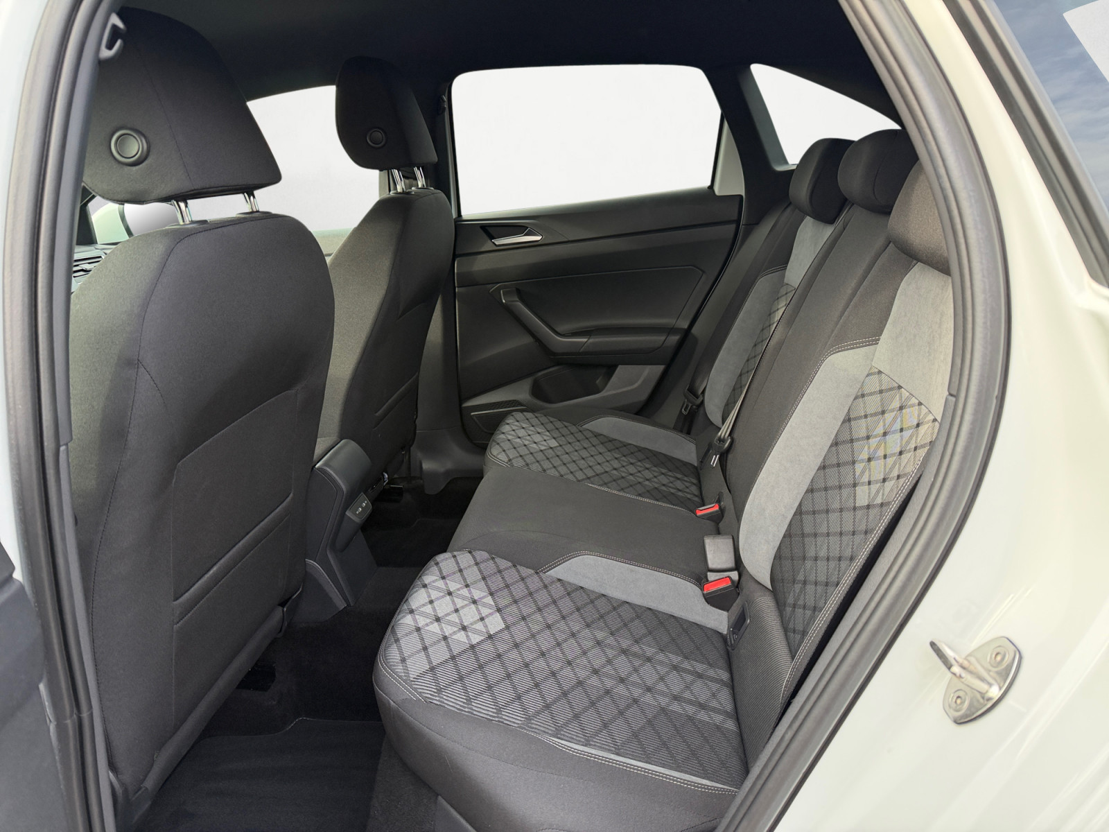 Volkswagen - Taigo 1.0 TSI OPF DSG R-Line