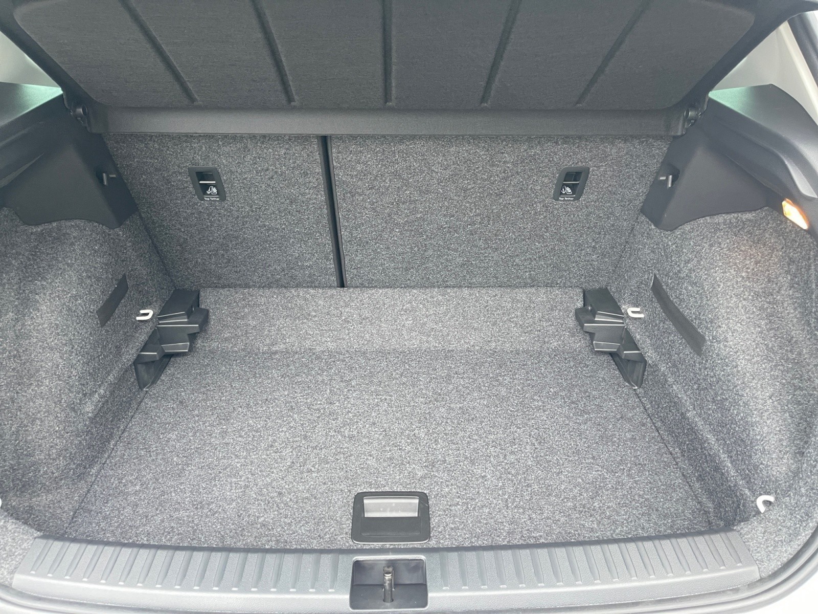 Seat - Arona Road Edition 1.0 TSI  7-Gang-DSG