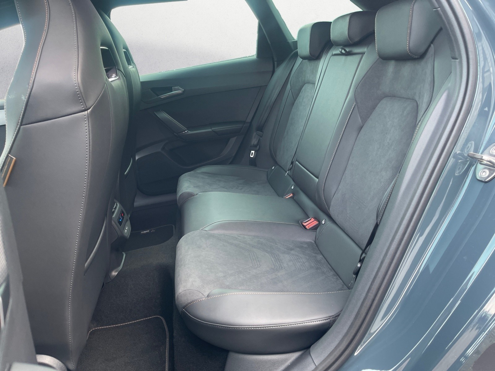 Cupra - Leon Sportstourer 1.5 eTSI  7-Gang-DSG