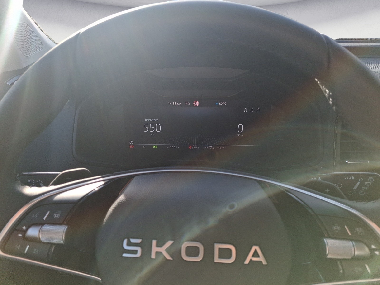 Skoda - Karoq Tour 1,5 TSI 7-Gang-DSG