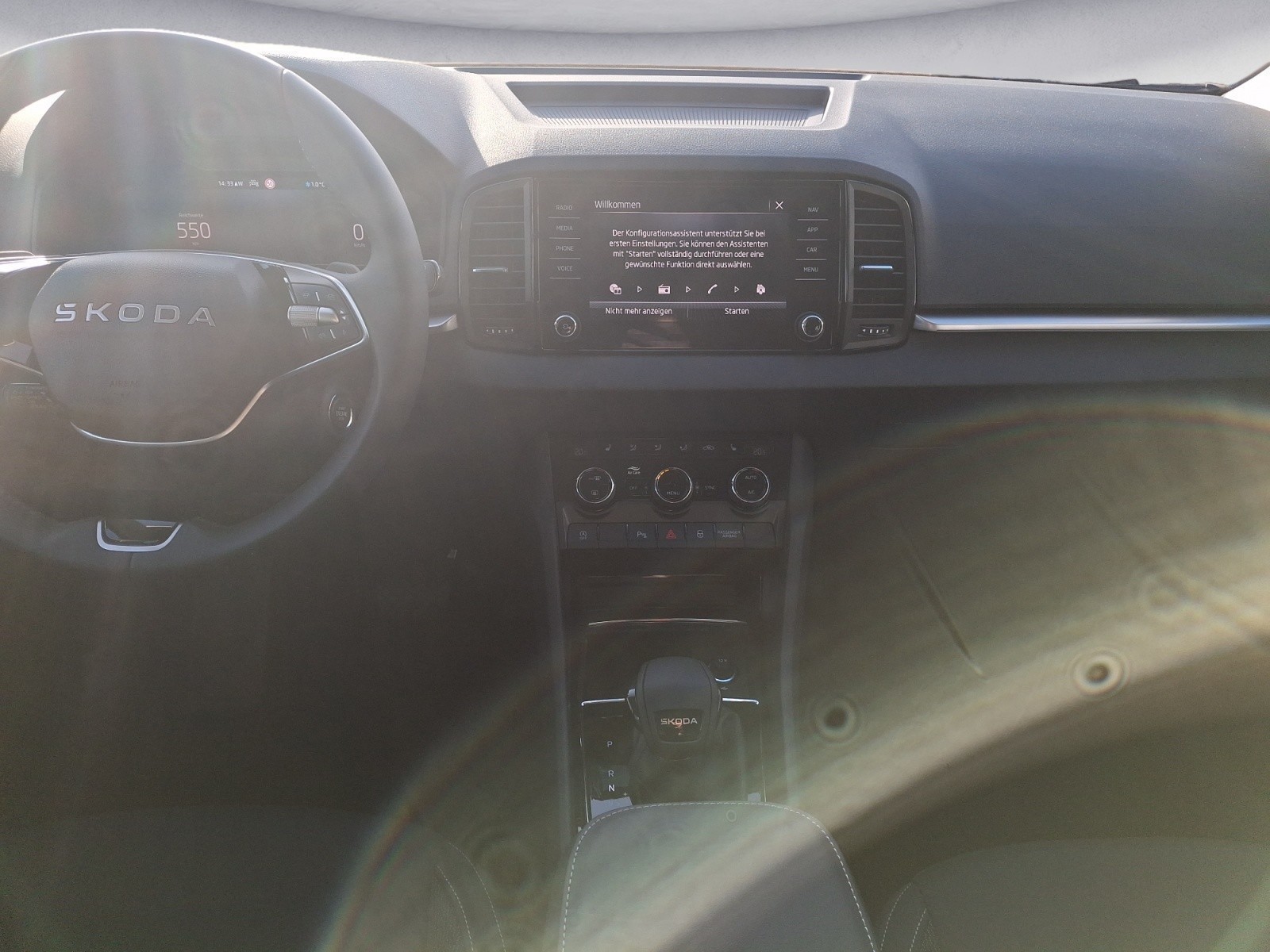 Skoda - Karoq Tour 1,5 TSI 7-Gang-DSG