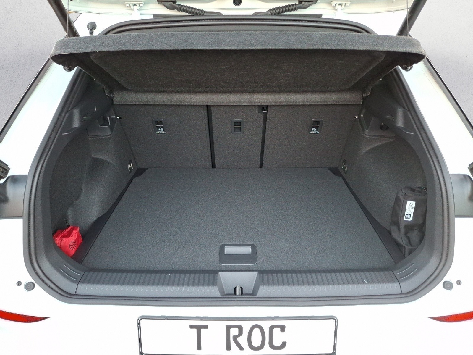 Volkswagen - T-Roc R-Line 1.5 l eTSI OPF  7-Gang-Doppelkupplungsgetriebe DSG