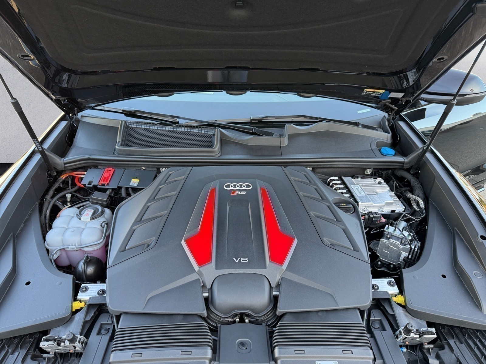 Audi - RS Q8 SUV tiptronic