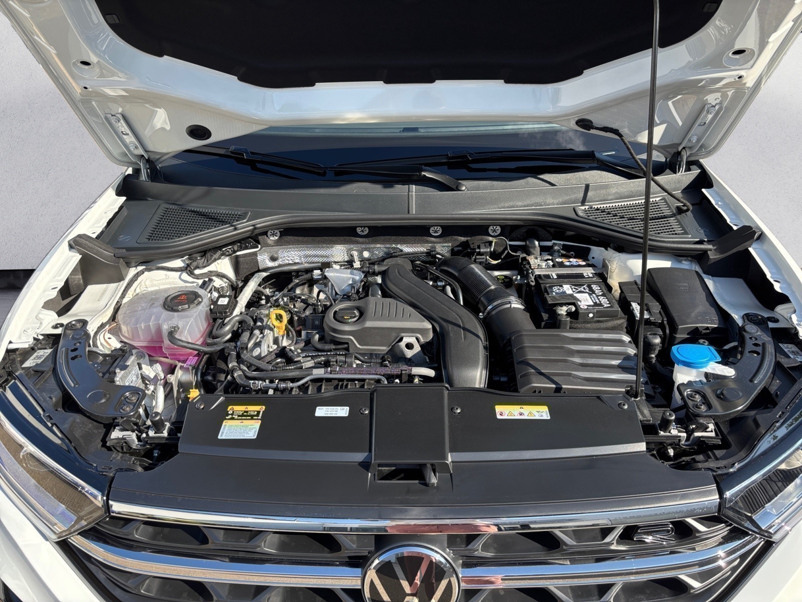 Volkswagen - T-Roc Cabriolet R-Line 1.5 l TSI OPF 7-Gang-Doppelkupplungsgetri ebe DSG