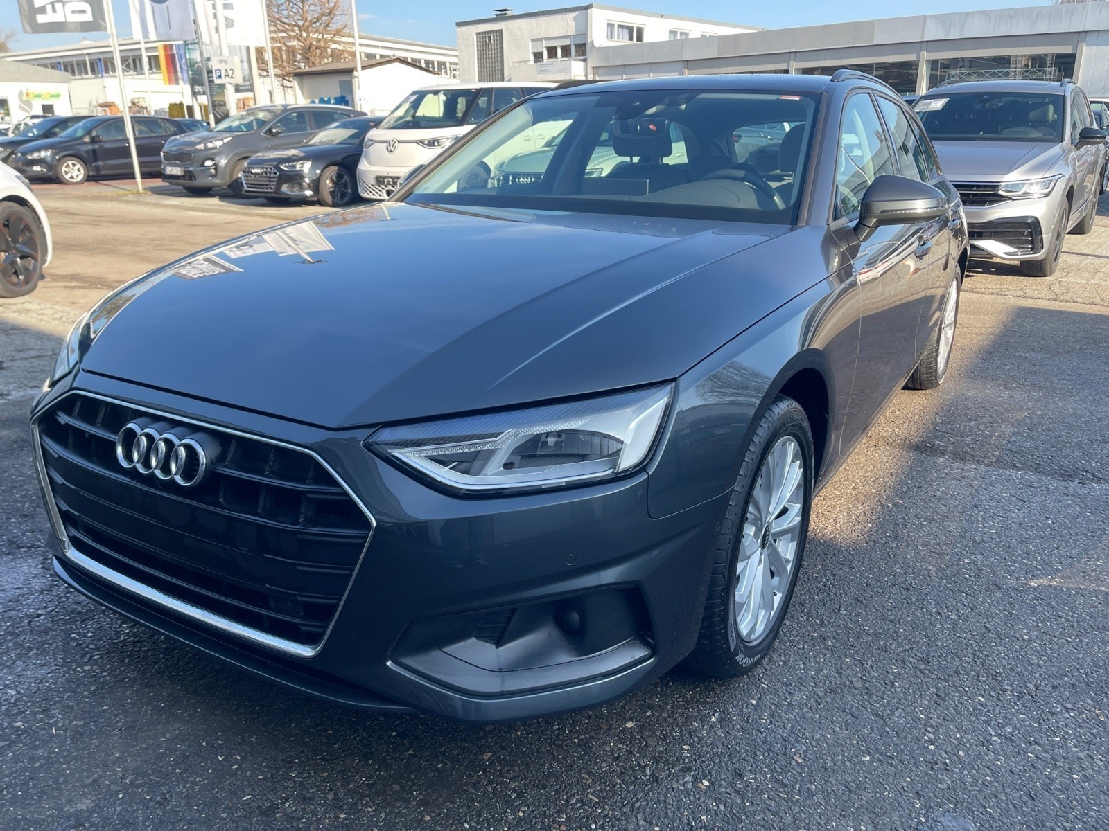 Audi - A4 Avant 30 TDI S-tronic