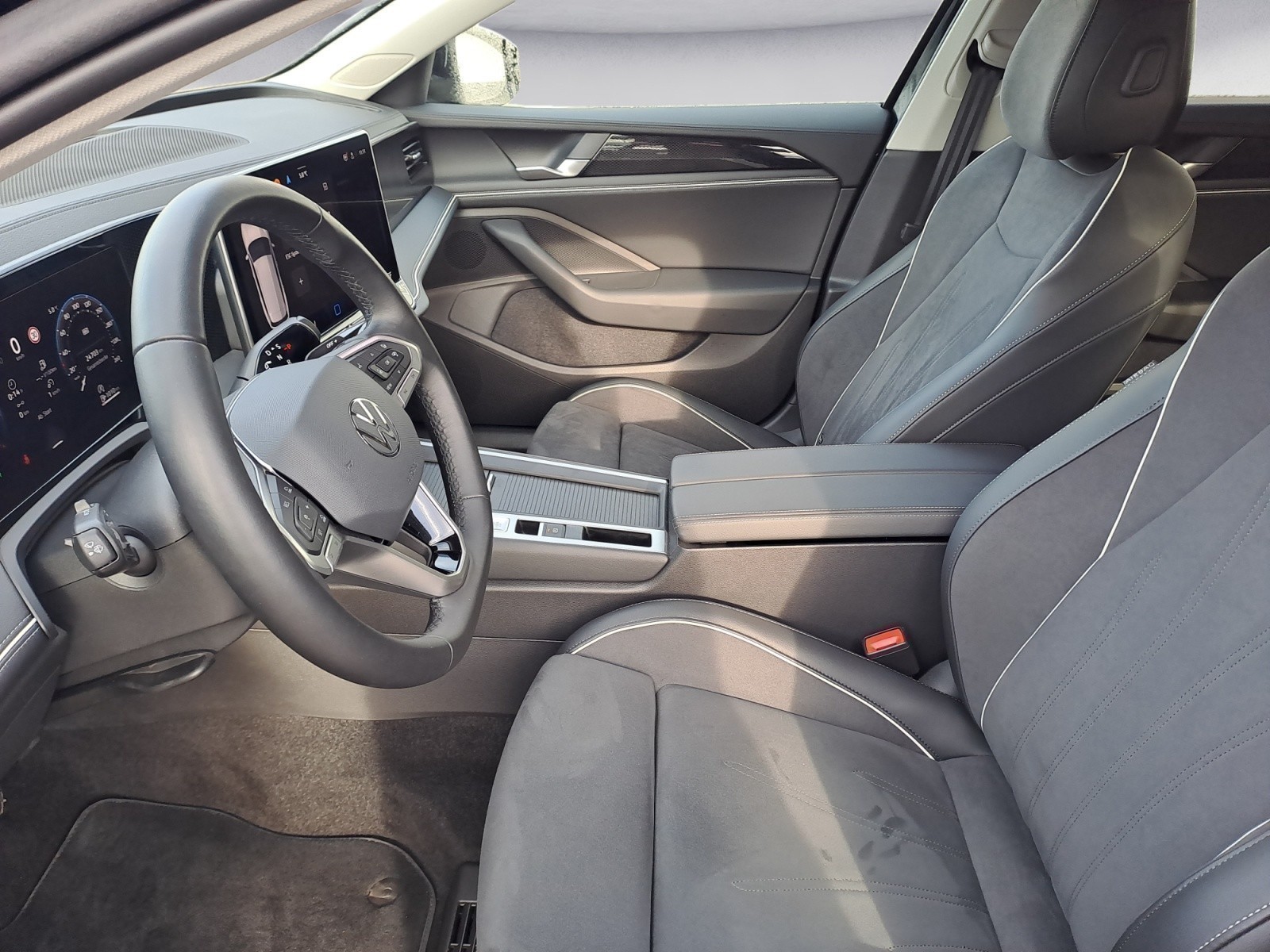 Volkswagen - Passat Business 1.5 eTSI DSG