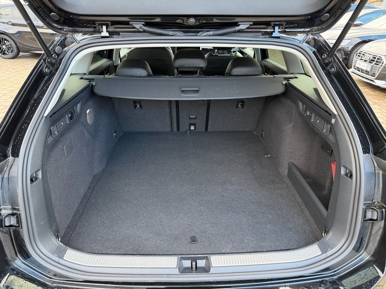 Volkswagen - Passat Business 1,5 l eHybrid