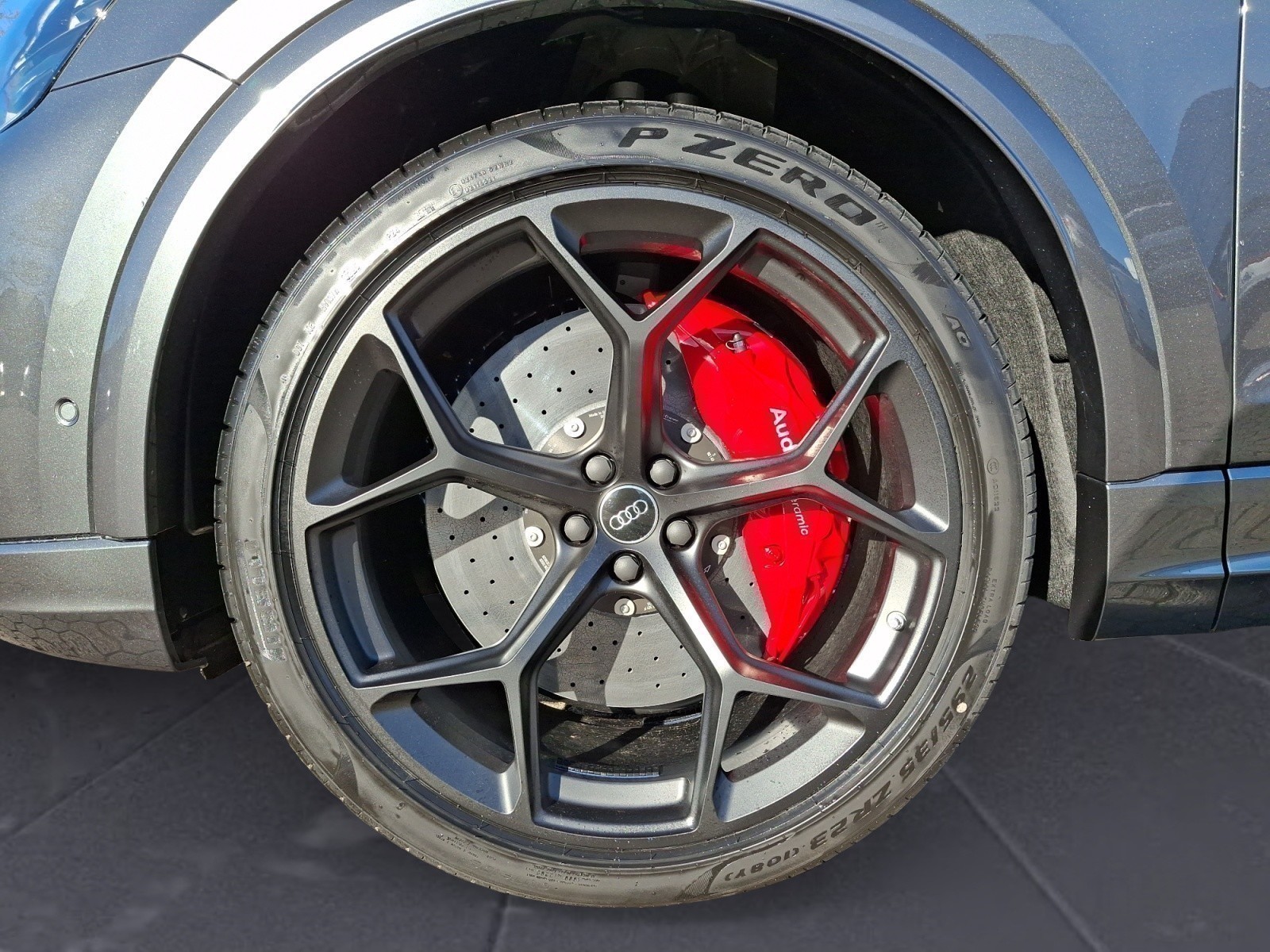 Audi - RS Q8 SUV performance  tiptro nic