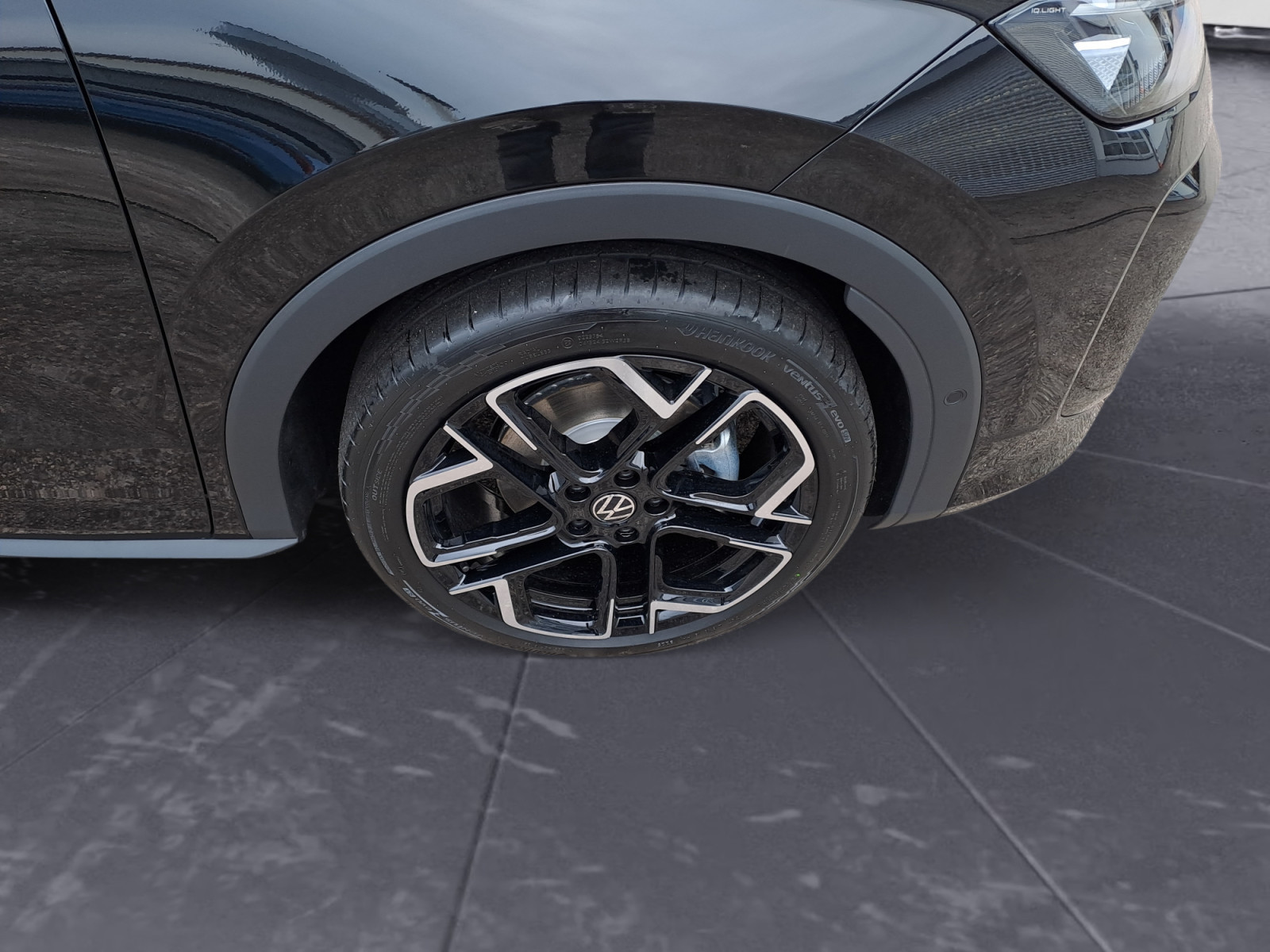 Volkswagen - T-Roc R-Line 1.5 l eTSI OPF   7-Gang-Doppelkupplungsgetriebe DSG