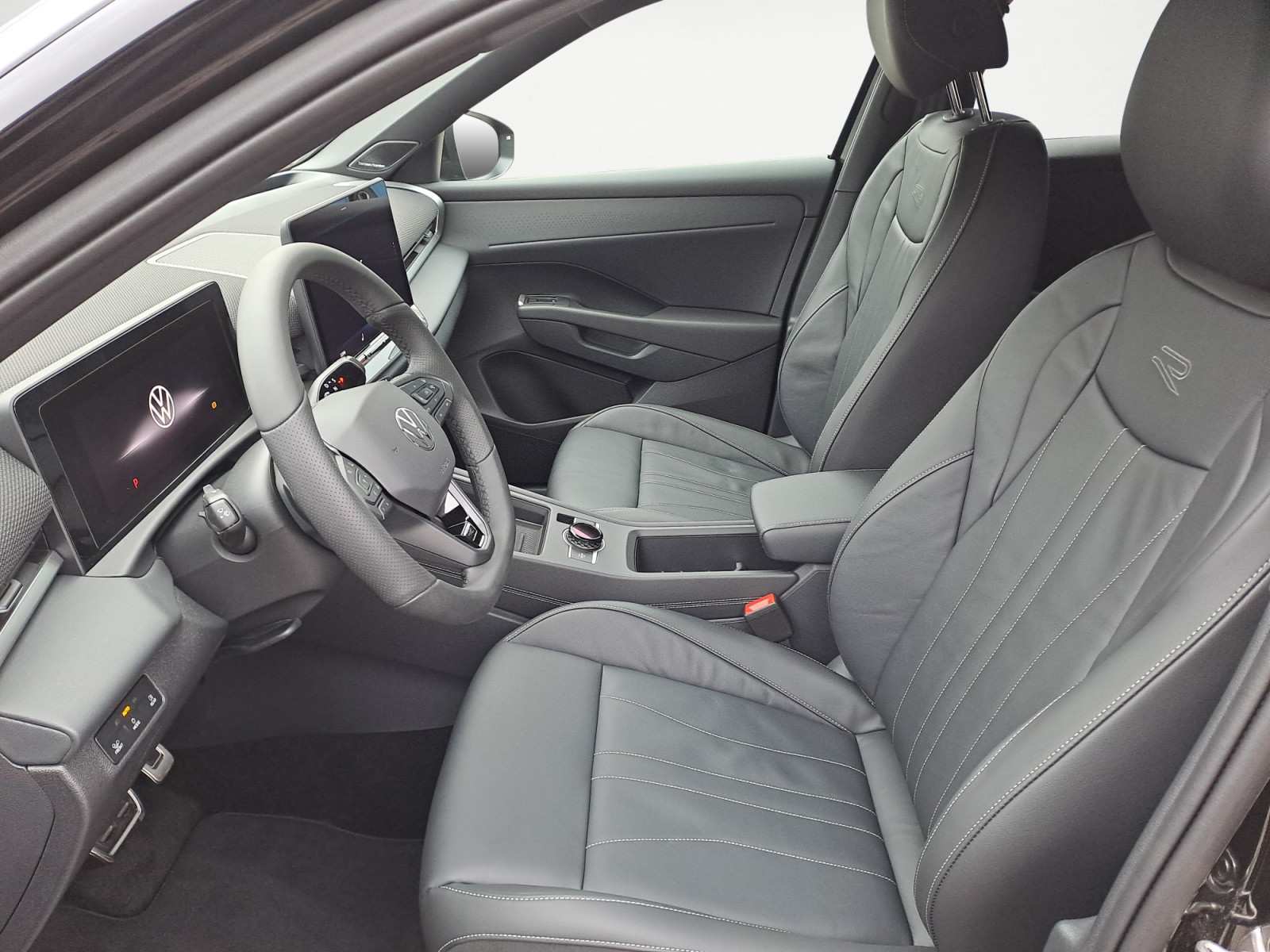 Volkswagen - T-Roc R-Line 1.5 l eTSI OPF   7-Gang-Doppelkupplungsgetriebe DSG