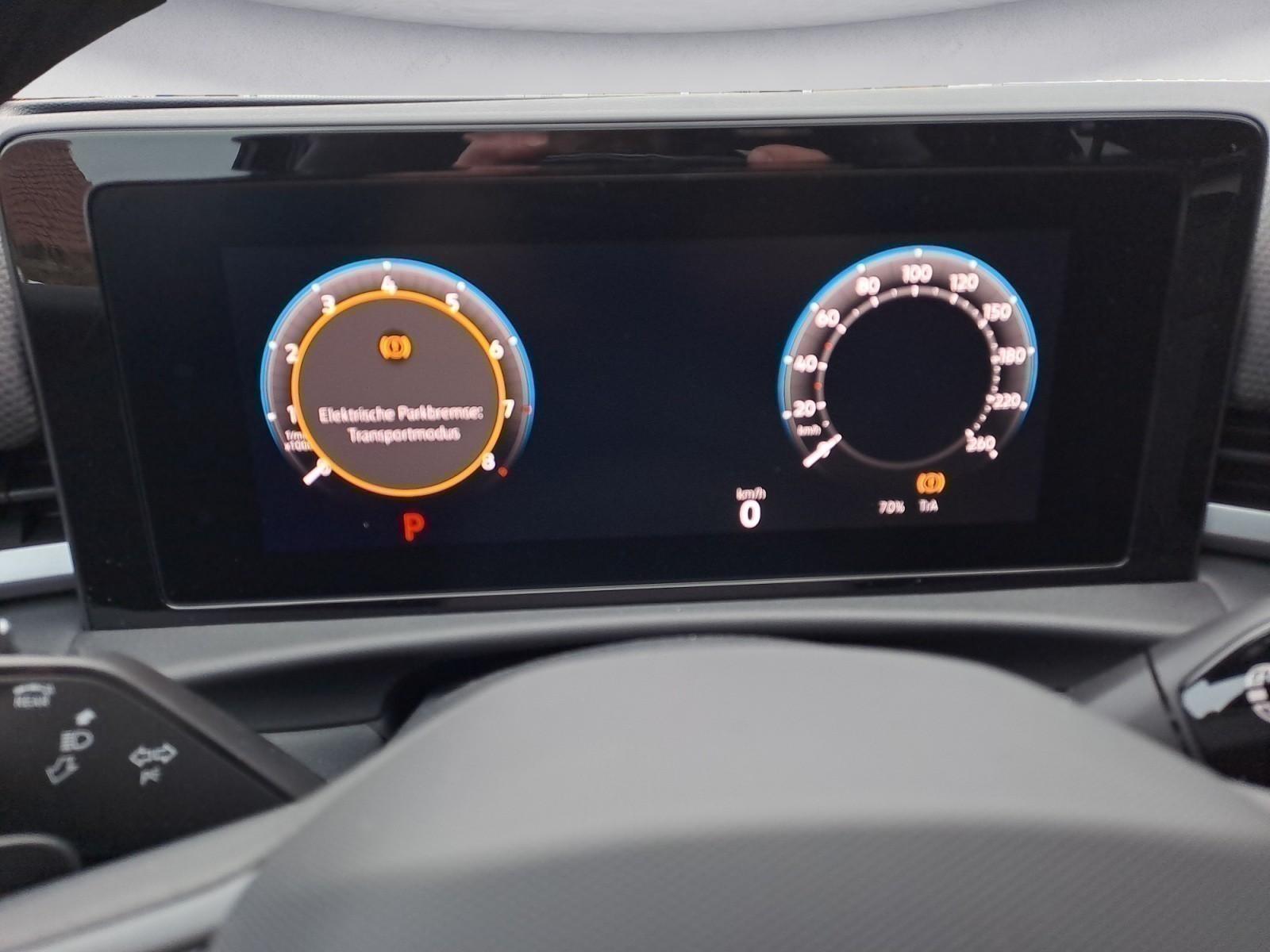 Volkswagen - T-Roc R-Line 1.5 l eTSI OPF   7-Gang-Doppelkupplungsgetriebe DSG