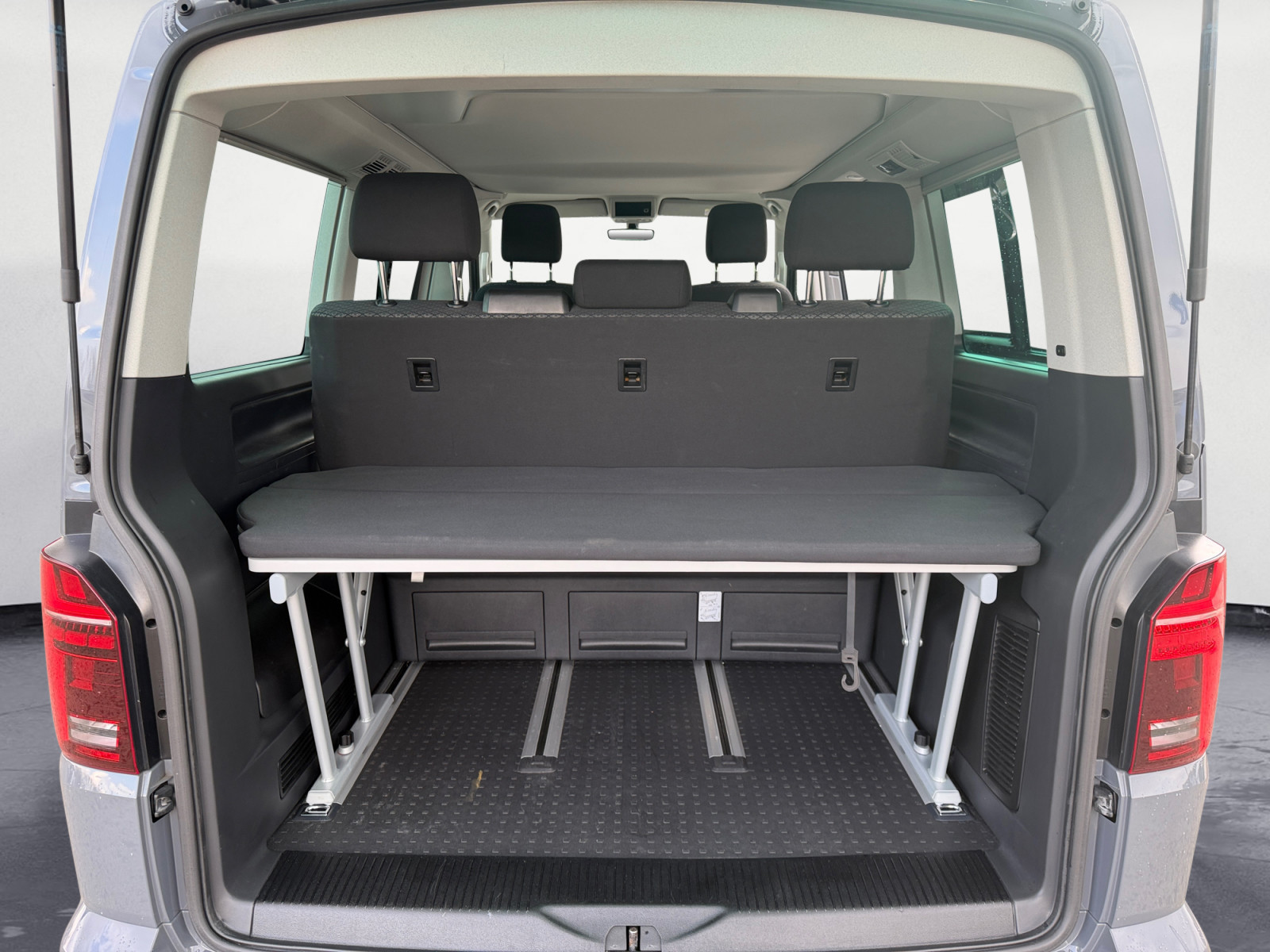 Volkswagen - T6 California Beach